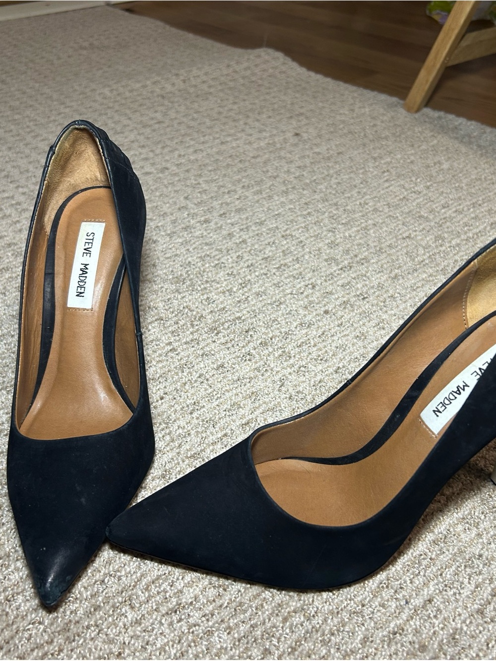 Steve Madden Black Suede Pointed-Toe Pumps